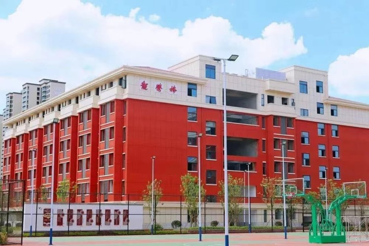 长沙麓谷高级中学环境图