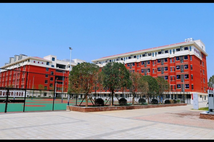 长沙麓谷高级中学环境图