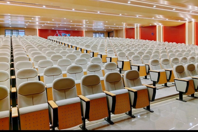 长沙麓谷高级中学环境图