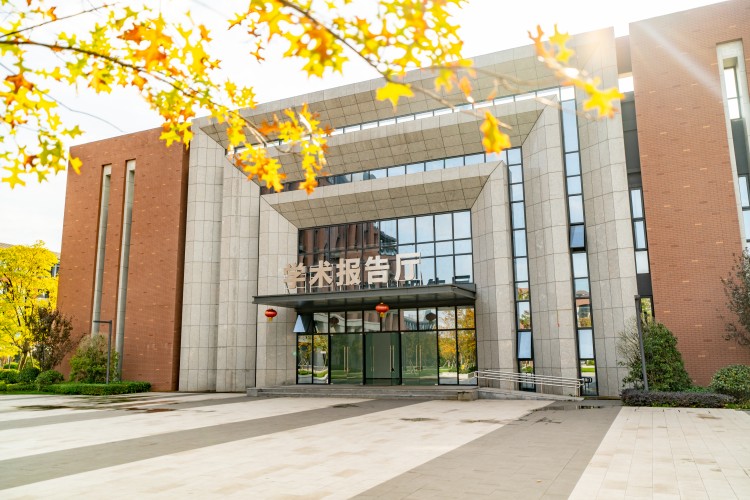 成都万通未来高级技工学校校园环境图片