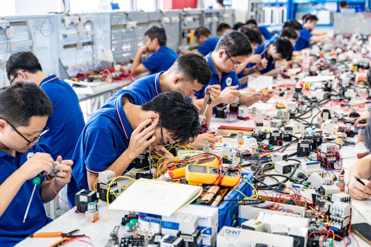 成都万通未来高级技工学校校园环境图片