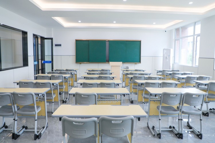 成都万通未来高级技工学校校园环境图片