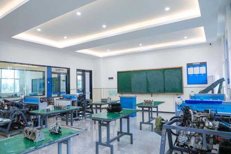 成都万通未来高级技工学校校园环境图片