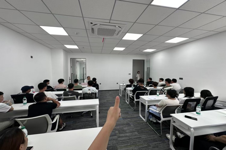 凡猫学院教室环境