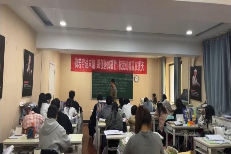 内蒙古冠文弘大教育环境图