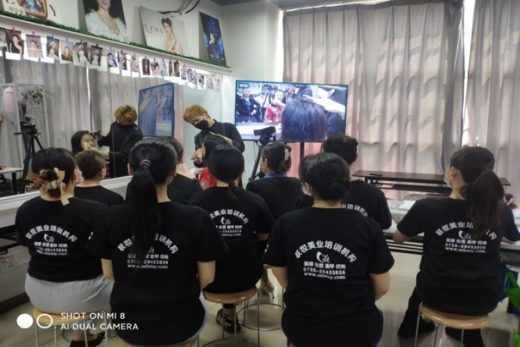 深圳联妆美业教室环境