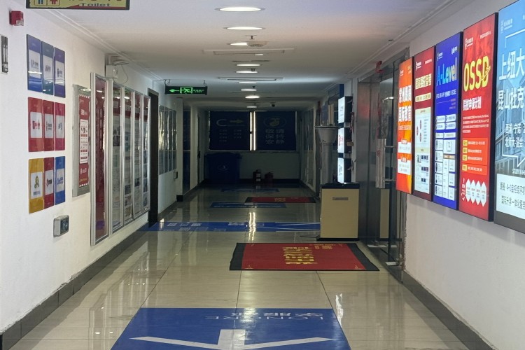 江苏朗阁教育环境图