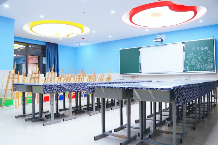 深圳博恒实验高中学校美术室