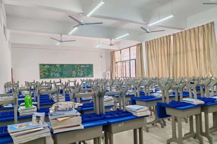 武汉信息工程职业学校环境图