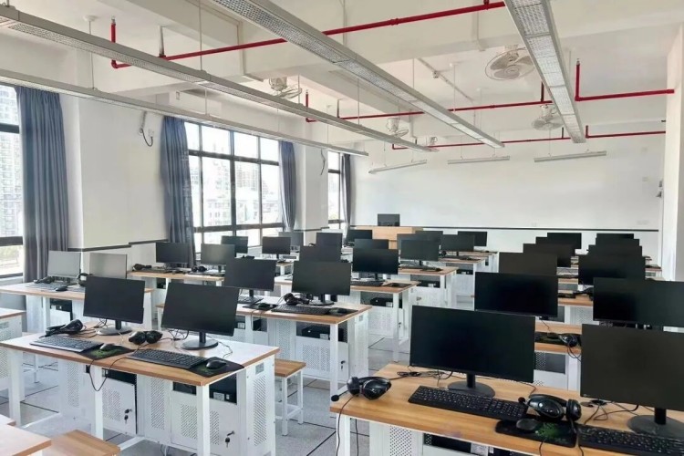 广州侨升复读学校环境图