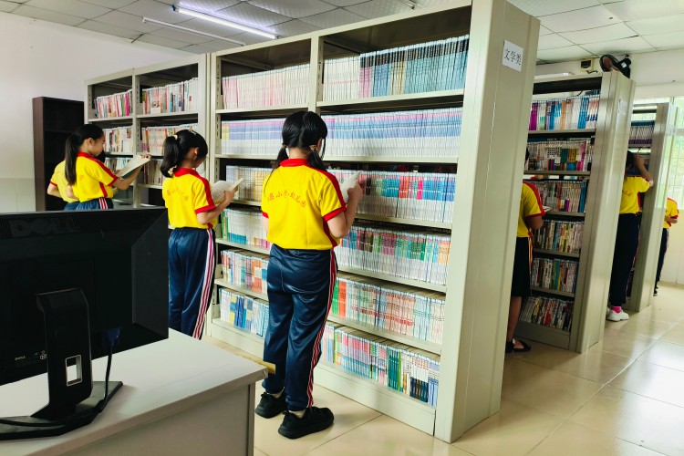 花果小学砺志成长班环境图
