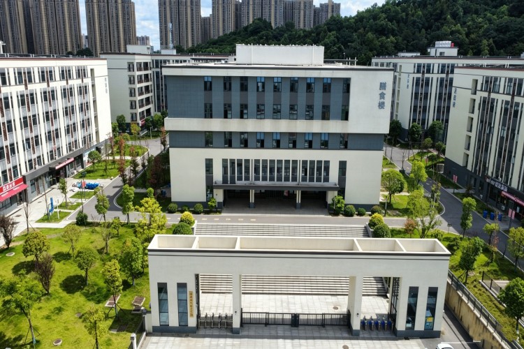 湖南尚学趣单招环境图