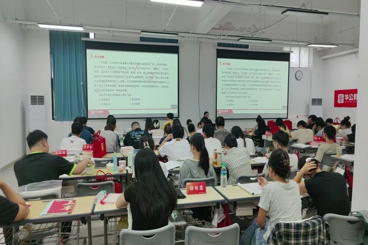 江西华公教育环境图