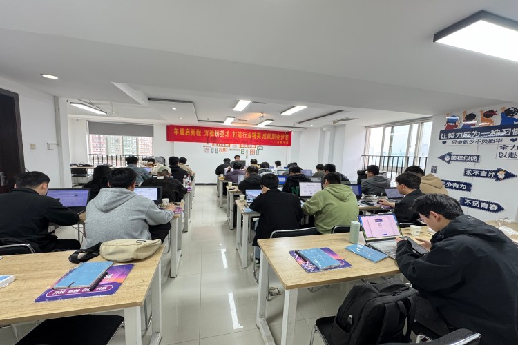 方驰学城学校环境