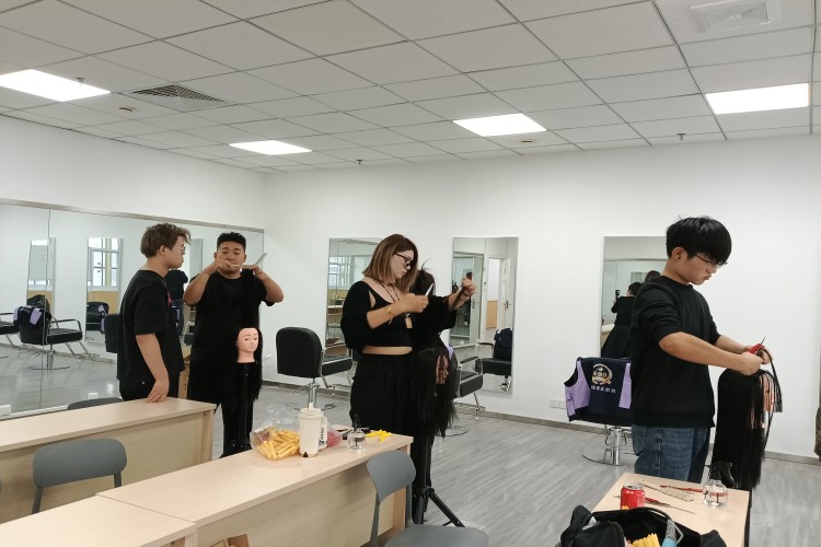 济南禾瑞佳美业教育环境图