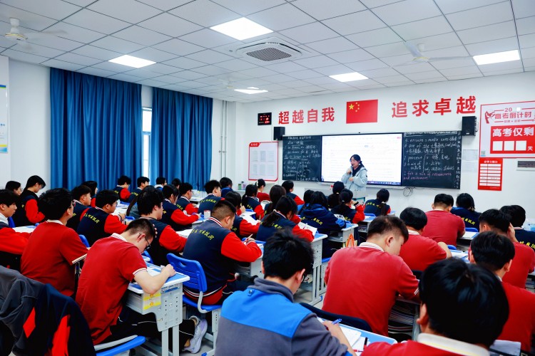 西安育华职业高中环境图