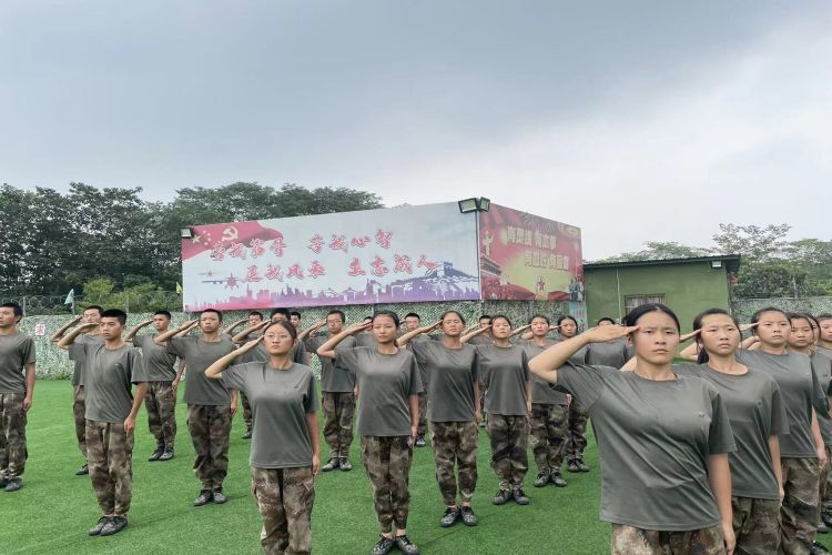 重庆盼恩青少年素质教育军事化训练